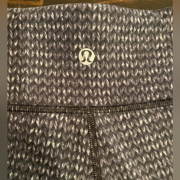 Lululemon midrise 25inch inseam size 6 - Picture 2 of 8